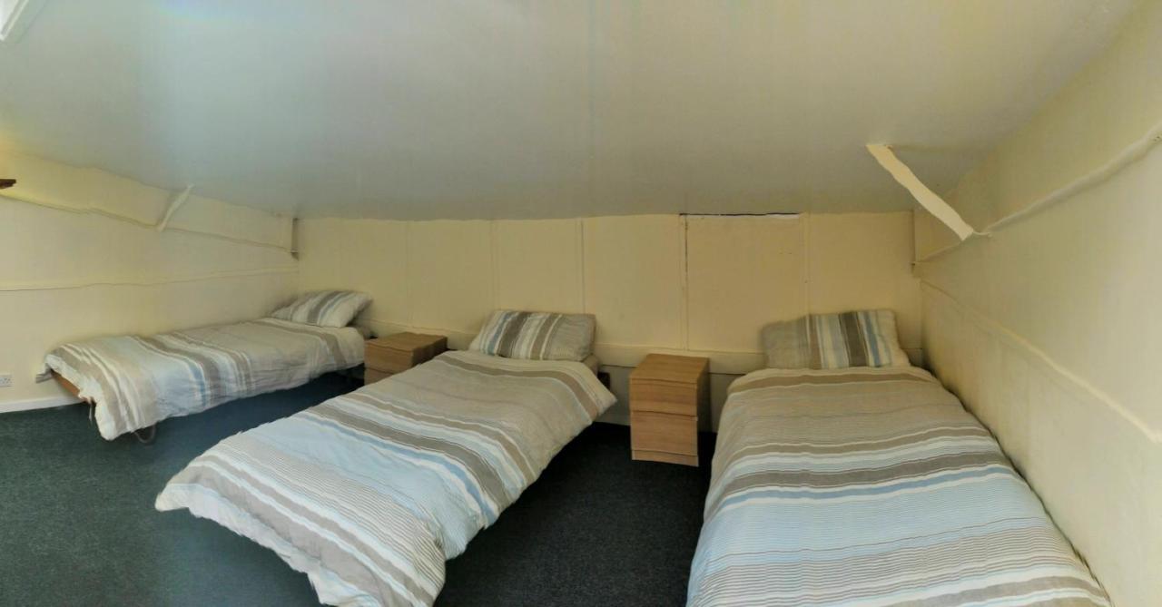 Albergue Y Doc At World Horizons Community Hub Llanelli Exterior foto